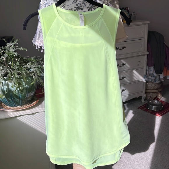 NWOT Lululemon-Athletica Sculp Tank with Vent - Picture 4 of 8